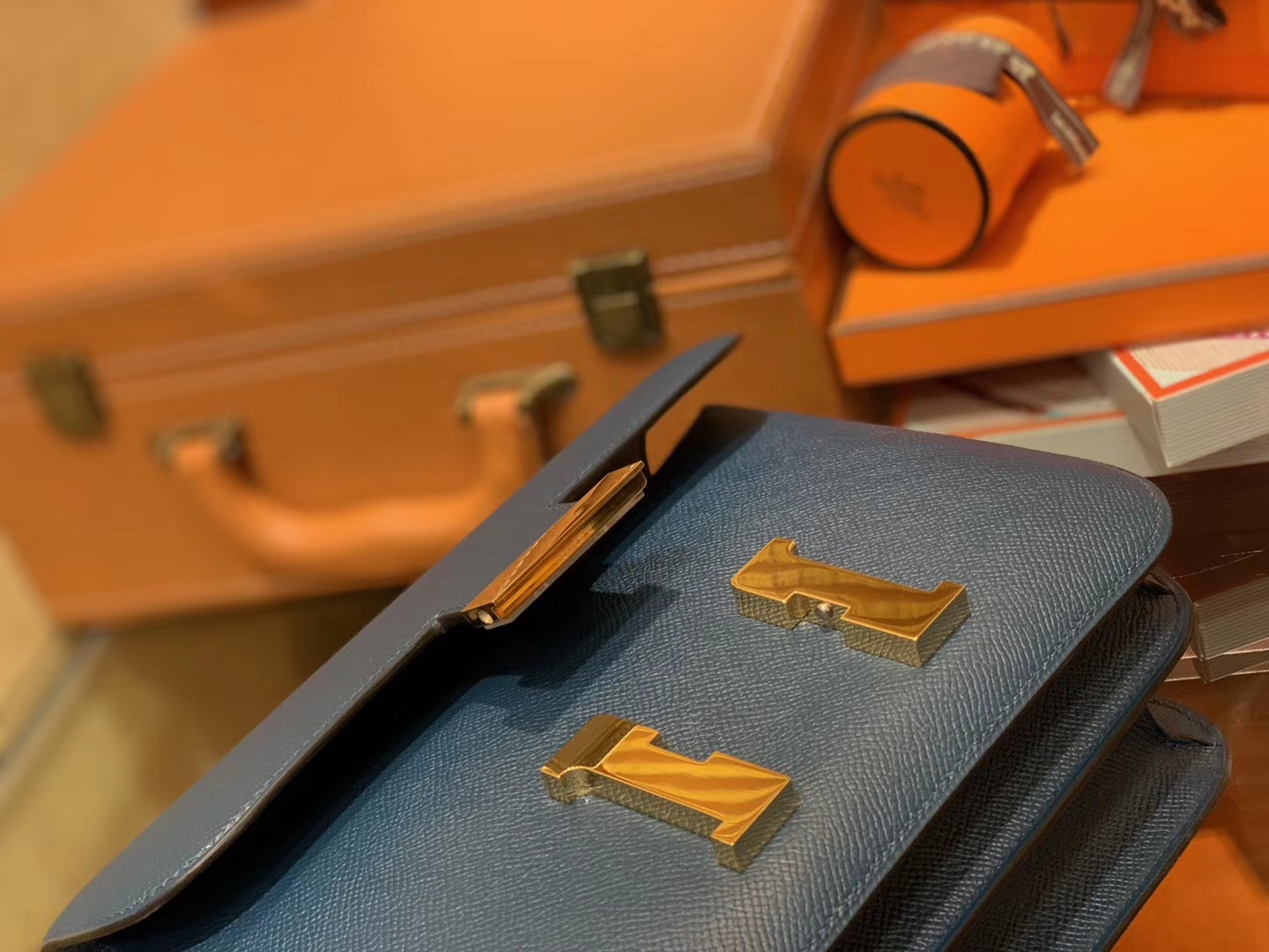 Hermès（爱马仕）Constance 24cm 靛蓝色 金扣 掌纹牛皮 全手工缝制 现货