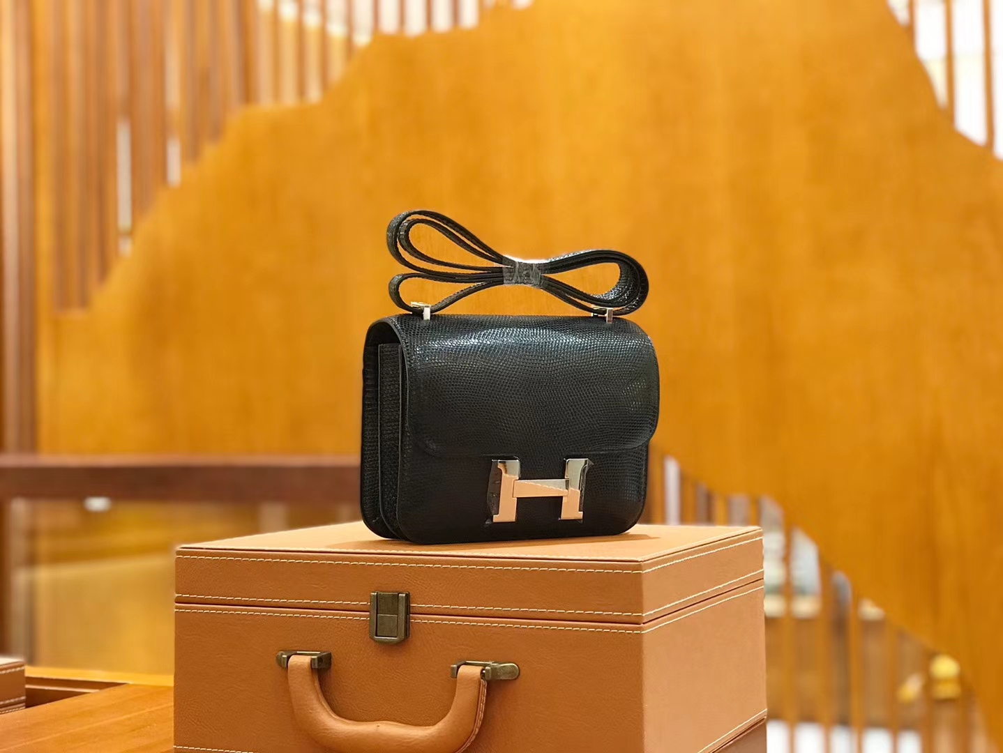 Hermès（爱马仕）Constance 18cm 经典黑 南非野生蜥蜴皮 银扣 原版蜜蜡线 顶级手缝