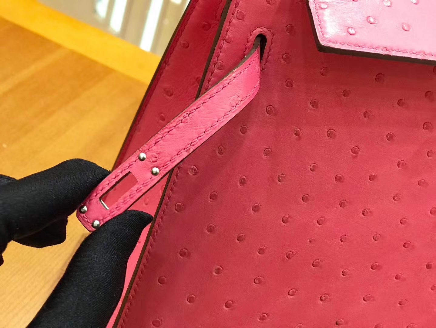 Hermès（爱马仕）Kelly 28cm 樱花粉 银扣 南非kk级鸵鸟皮 原版蜜蜡线 顶级手工缝制
