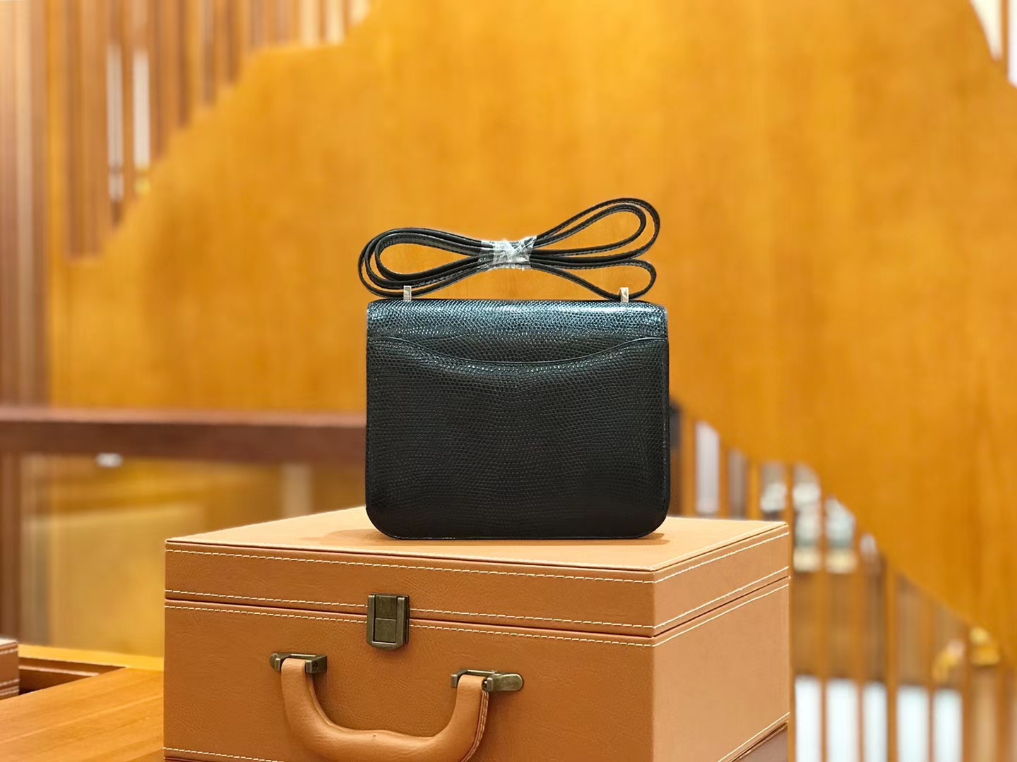 Hermès（爱马仕）Constance 18cm 经典黑 南非野生蜥蜴皮 银扣 原版蜜蜡线 顶级手缝