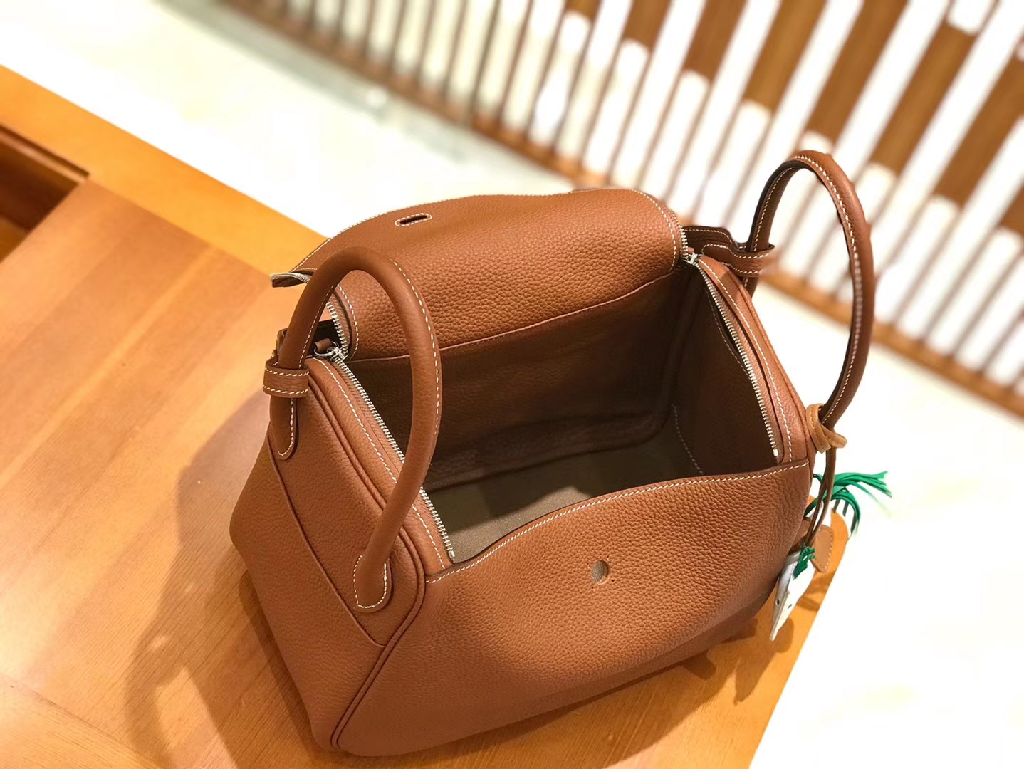 Hermès（爱马仕）Lindy 琳迪包 焦糖棕 Togo牛皮 进口原料 全手工缝制 金扣 26cm