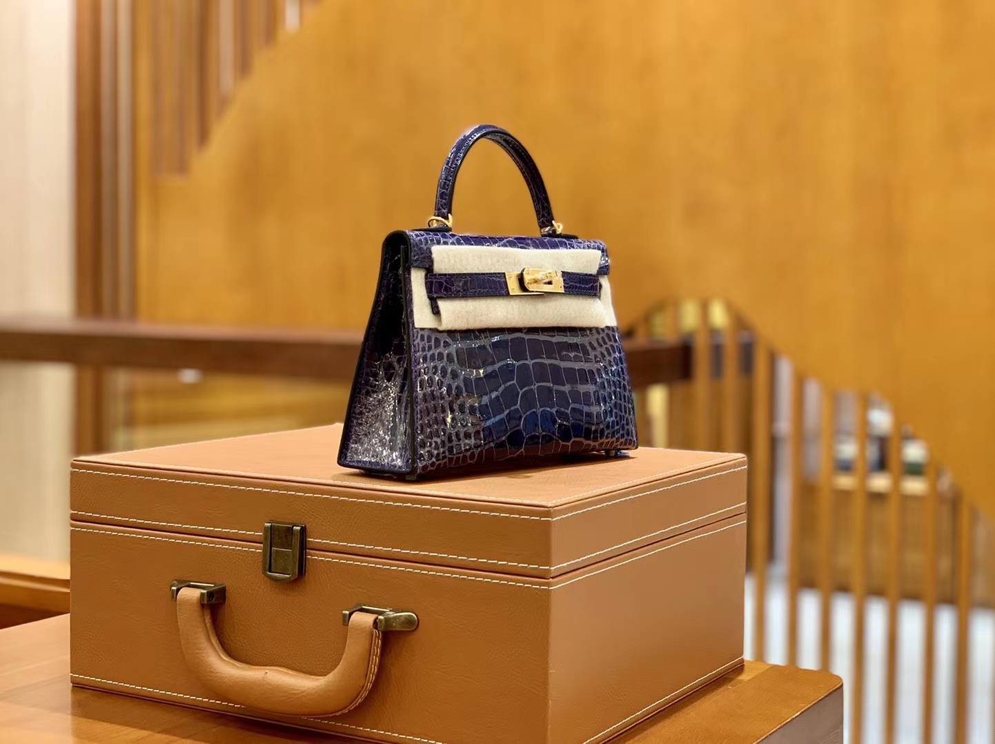 Hermès（爱马仕）迷你 2代 美洲鳄鱼皮 茄子紫  全手工缝制 现货