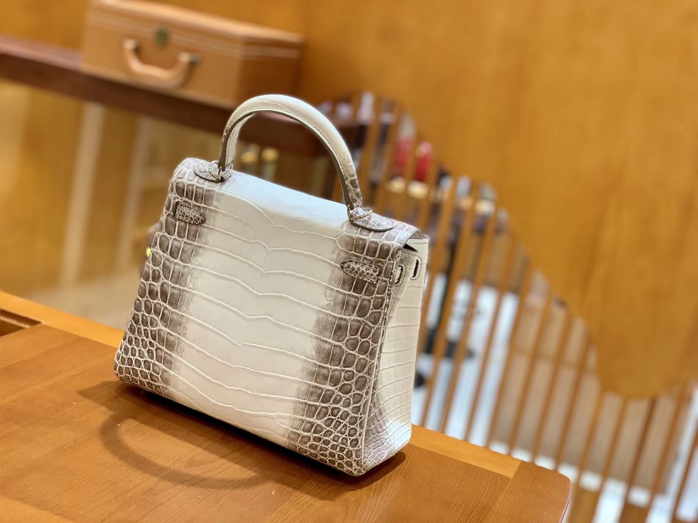 Hermès（爱马仕）Kelly 25cm 喜玛拉雅 哑光 尼罗鳄鱼皮 全手工缝制 现货