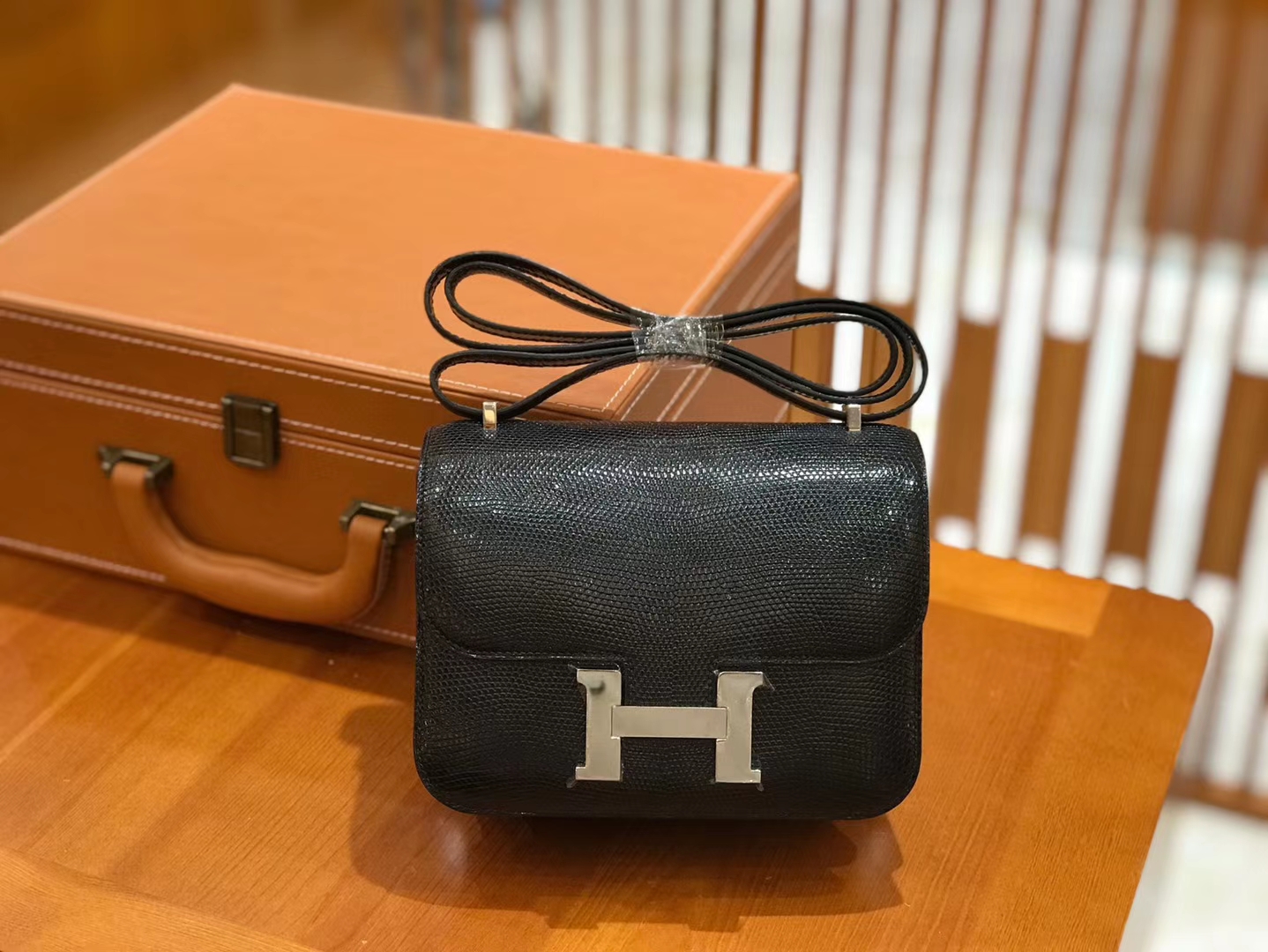 Hermès（爱马仕）Constance 18cm 经典黑 南非野生蜥蜴皮 银扣 原版蜜蜡线 顶级手缝