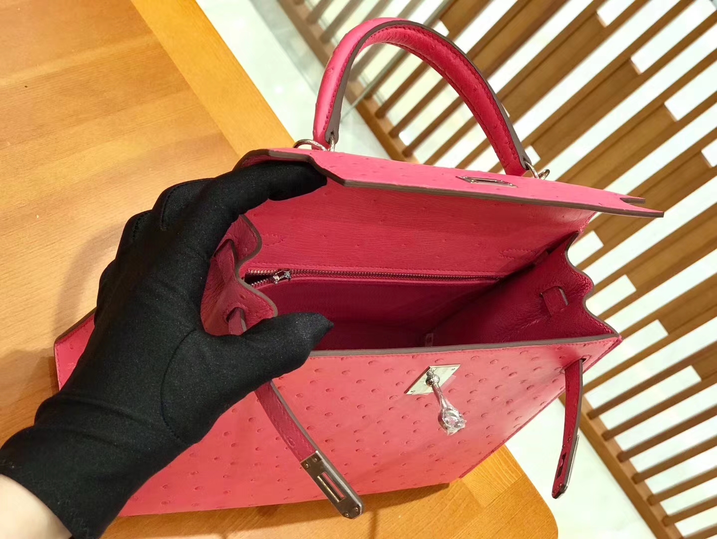 Hermès（爱马仕）Kelly 28cm 樱花粉 银扣 南非kk级鸵鸟皮 原版蜜蜡线 顶级手工缝制
