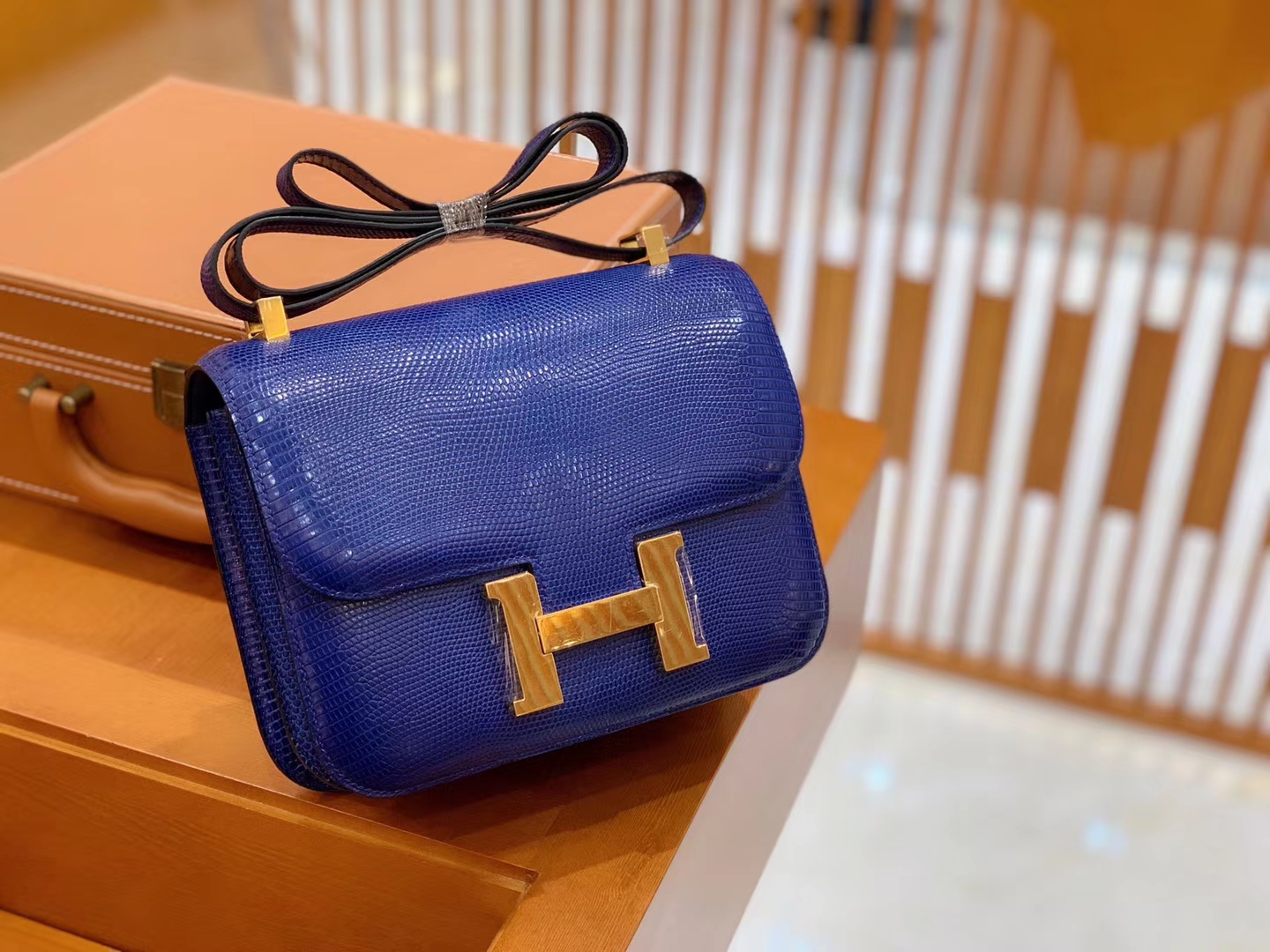 Hermès（爱马仕）Constance 24cm 电光蓝 南非蜥蜴皮 全手工缝制