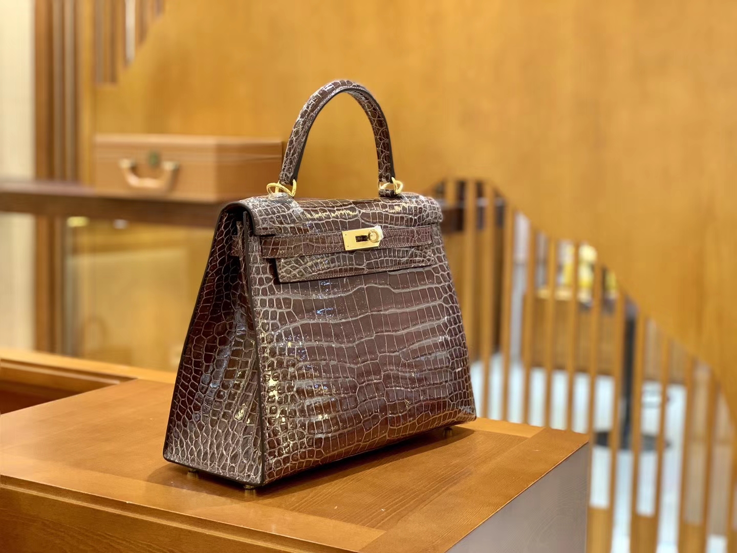 Hermès（爱马仕）Kelly 28cm 板栗棕色 金扣 湾鳄鱼皮 全手工缝制 现货